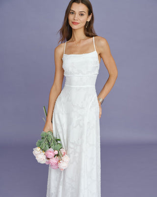 Macarena | Vestido Largo de Jacquard con Espalda Cruzada – Blanco