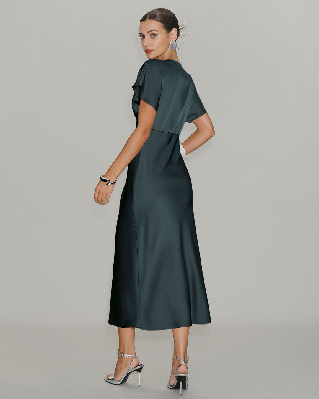 Vera | Vestido Midi de Satén con Mangas Drapeadas